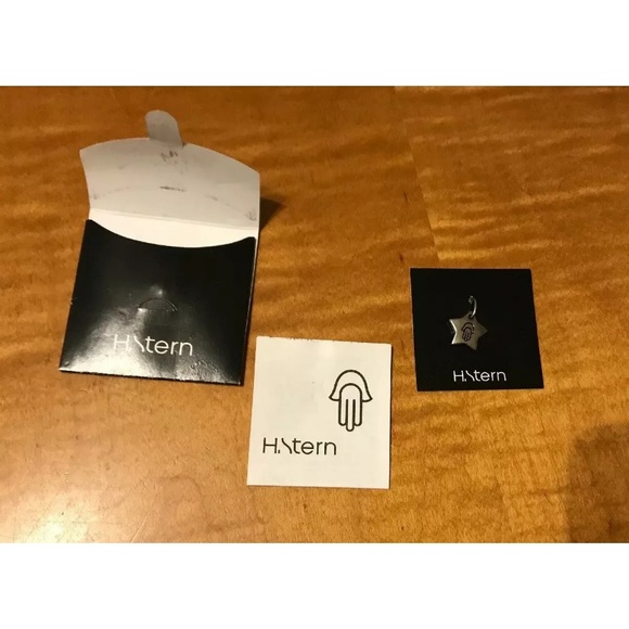 NEW H. STERN SILVER LUCKY PENDANT STAR 2-SIDED CHARM HAMSA & STARS - Picture 6 of 6